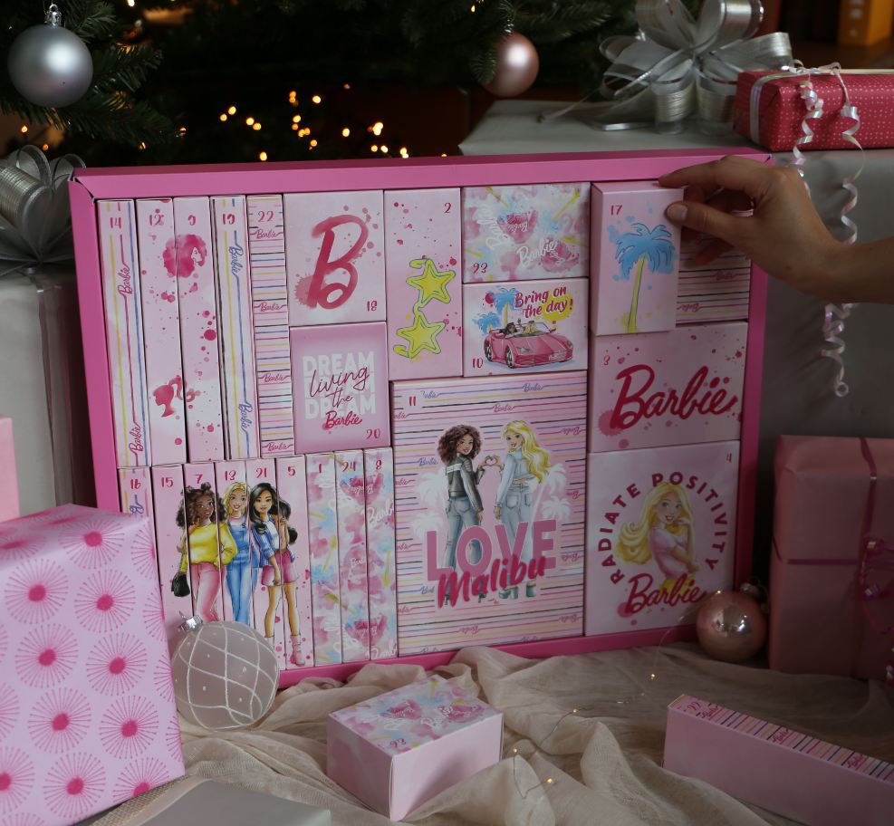 ONLINE Barbie Adventskalender 2026, Kreativ Kalender für Mädchen & Jungen mit über 25 Barbie Produkten